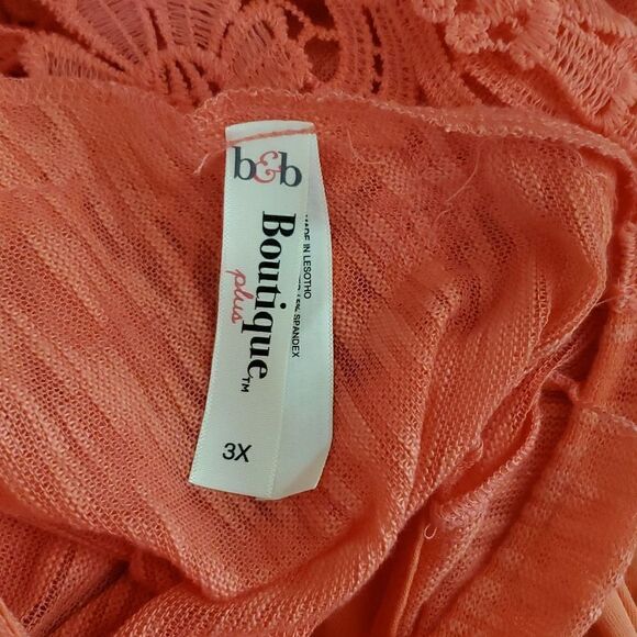 BB Boutique Layered Top with Lace. Size 3xl - Picture 7 of 8